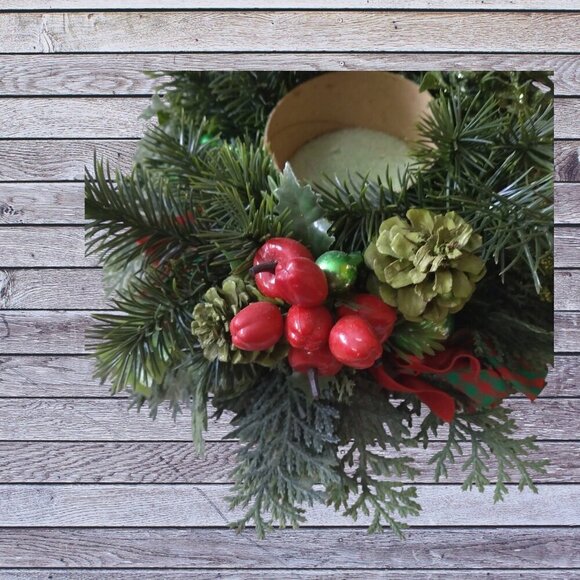 Vintage Christmas Plastic  Centerpiece Candle Holder Pine Greenery Bows CB3 - Picture 2 of 6